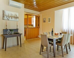 Dining - Cottage, Panormo (Mylopotamos)