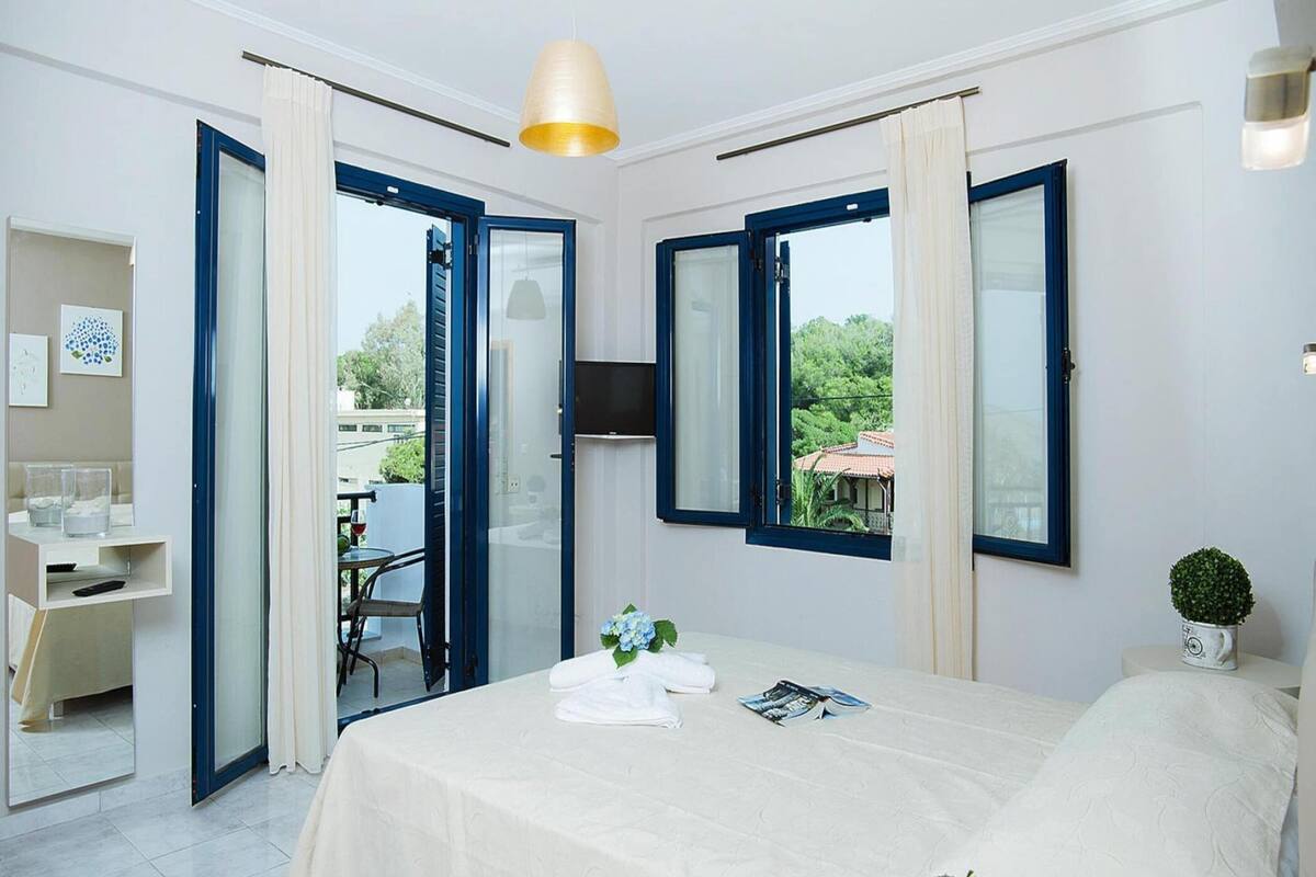 12 habitaciones y muebles diferentes