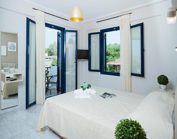 12 Schlafzimmer, individuell eingerichtet