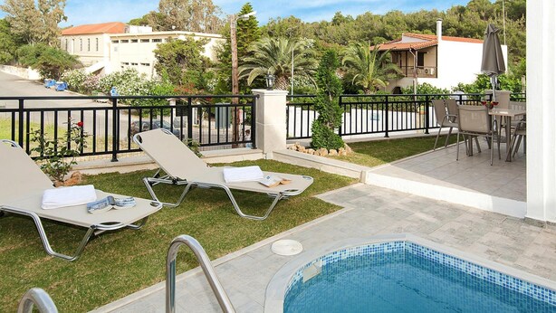 Outdoor dining - Cottage, Panormo (Mylopotamos)