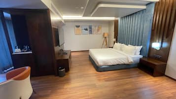 Luxury Suite, Lake View | Premium bedding, minibar, individually decorated, desk