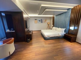 Luxury Suite, Lake View | Premium bedding, minibar, individually decorated, desk