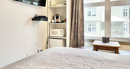 Canmore Windtower Hotel Room