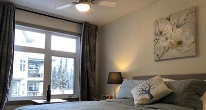 Canmore Windtower Hotel Room
