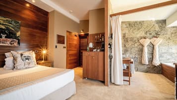 1 bedroom, minibar, in-room safe, individually decorated