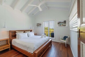 2 bedrooms, desk, iron/ironing board, WiFi - Sunset Retreat - Oceanstays (Yamba)