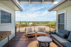 Terrace/patio - Sunset Retreat - Oceanstays (Yamba)