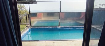 3-bedroom villa in terrific Mumbai with WiFi, AC