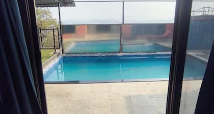 3-bedroom villa in terrific Mumbai with WiFi, AC