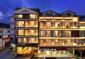 Front of property - CLOUD Pillow Creek Private Homestay (Zhangjiajie)