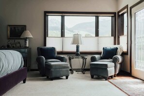 Unclassified image, 2 of 58, button