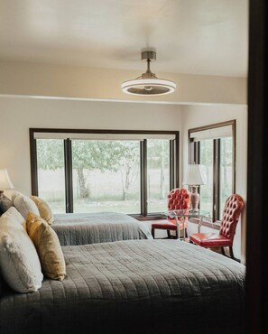 3 chambres, fer et planche à repasser, Wi-Fi, draps fournis