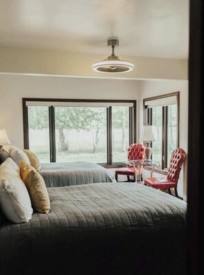 Unclassified image, 5 of 58, button