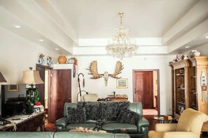 Unclassified image, 3 of 58, button