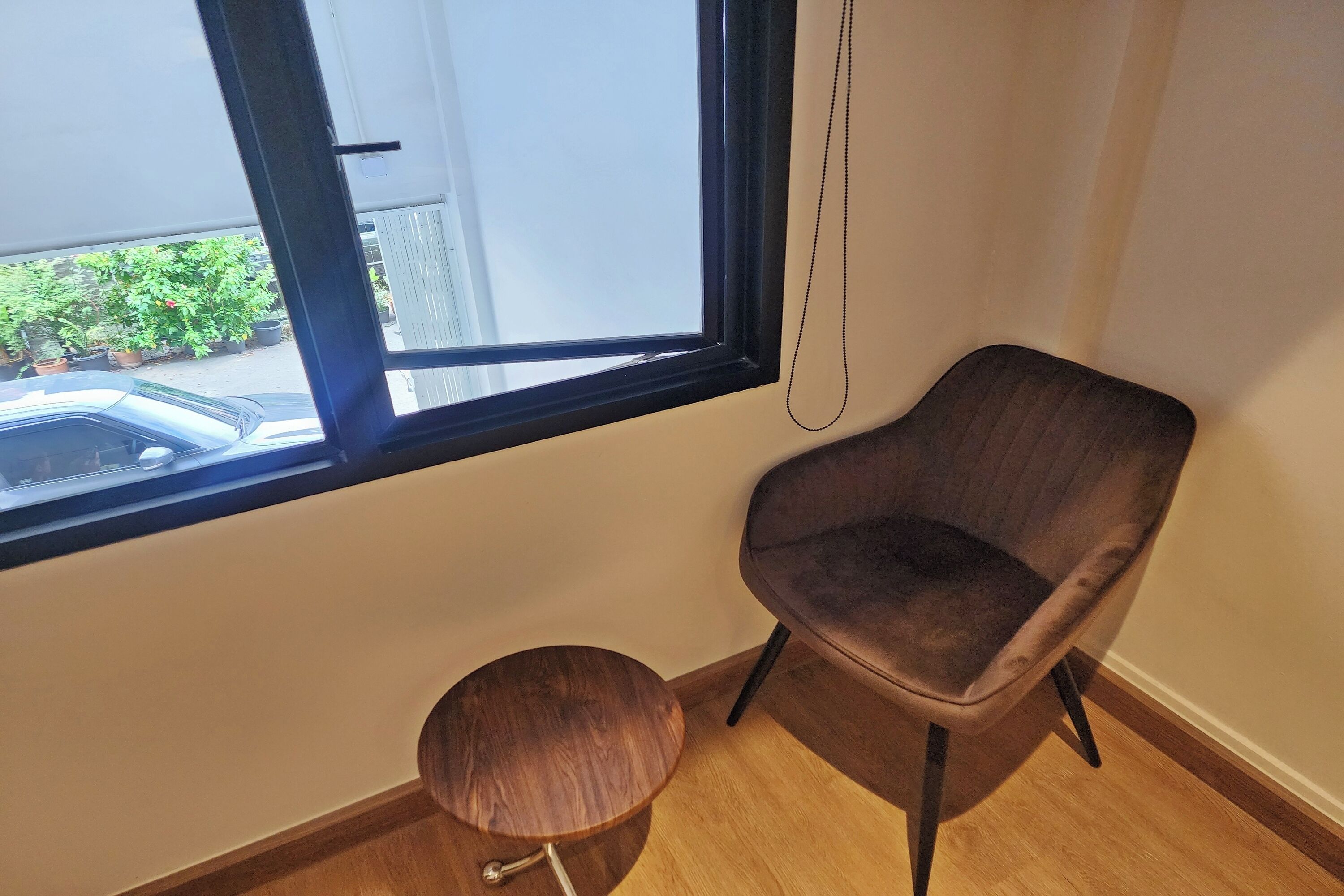 Escritorio, wifi gratis y ropa de cama 