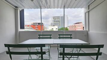 Family Room with Balcony | Desk, free WiFi, bed sheets