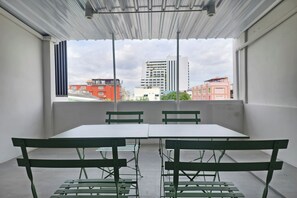 Family Room with Balcony | Desk, free WiFi, bed sheets