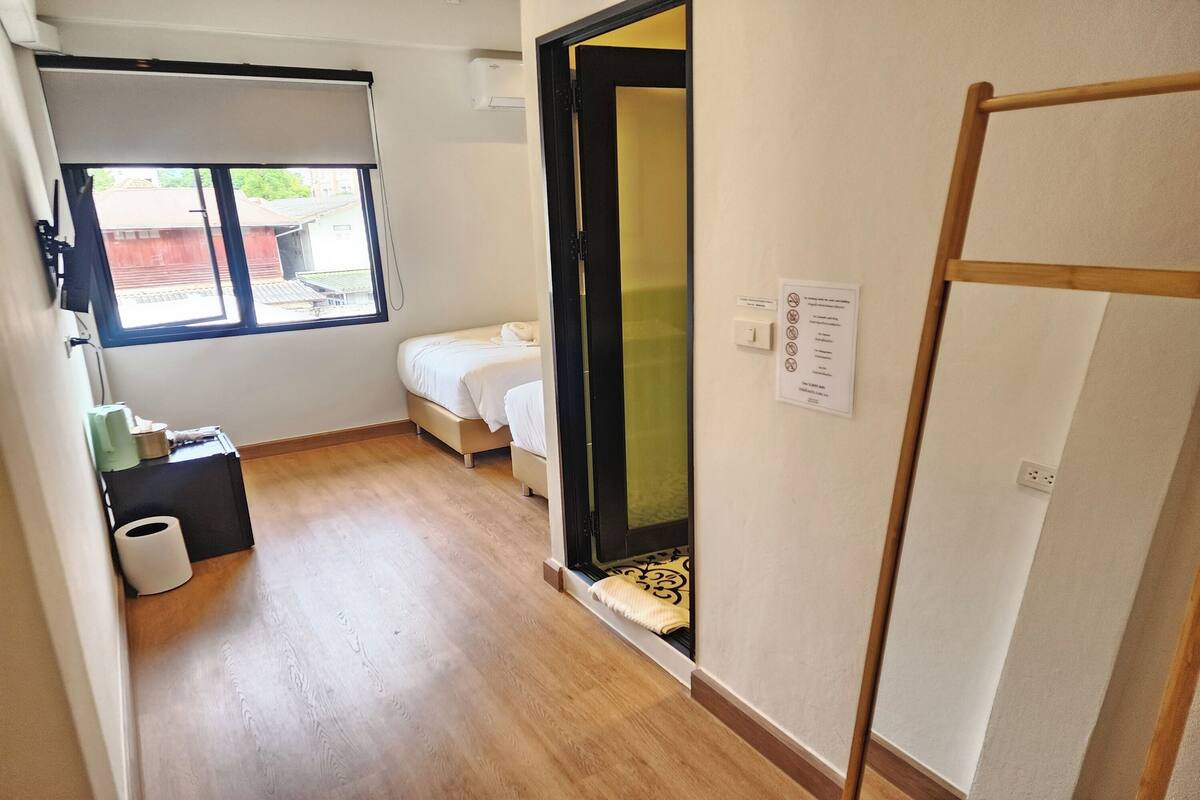 Deluxe Twin kamer | Een bureau, gratis wifi, beddengoed