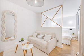 1 habitación, tabla de planchar con plancha, wifi y ropa de cama 