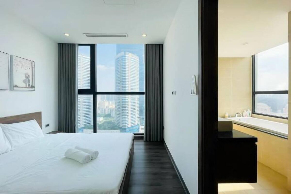 Blackout curtains, soundproofing, iron/ironing board, free WiFi