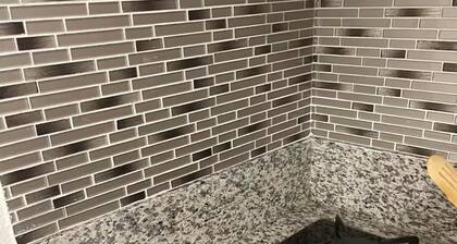 Cozy 1-bedroom w/ WiFi, TV, Netflix, small kitchen, AC in exciting Las Vegas