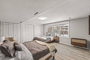 4 habitaciones, escritorio, tabla de planchar con plancha y wifi gratis