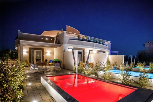 La Collina di Montegrappa - Suites with Heated Private Pool - Suites with Shared Pool