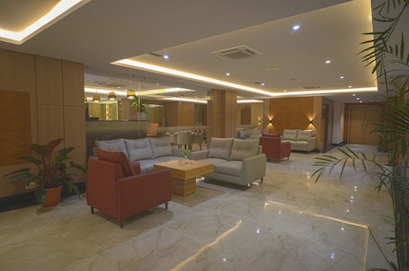 Reception. Siddhartha Hotel Damauli