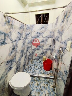 Bidet, towels, soap