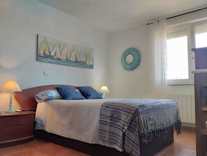 3 bedrooms, desk, iron/ironing board, travel cot - IN FRONT OF THE SEA, DOÑA CARMEN BEACH, BEST VIEWS OF SUANCES... (Suances)