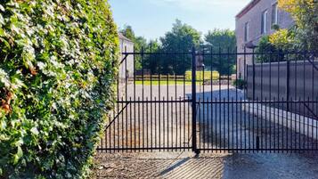 Enceinte de lâhĂ©bergement