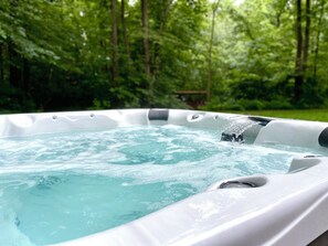 Bañera de hidromasaje al aire libre