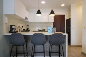 Microwave, oven, stovetop, coffee/tea maker