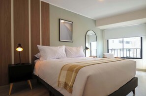 1 bedroom, desk, iron/ironing board, WiFi