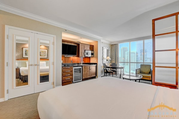 Desk, iron/ironing board, WiFi, bed sheets