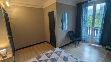 1 chambre, bureau, Wi-Fi gratuit, draps fournis