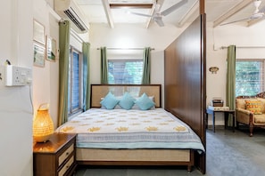 2 chambres, fer et planche à repasser, Wi-Fi gratuit, draps fournis