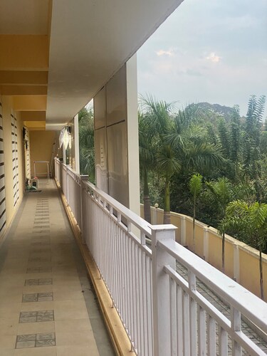 Tranquil Stay, Mountain View - 2BHK Flat