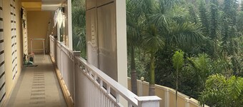 Tranquil Stay, Mountain View - 2BHK Flat