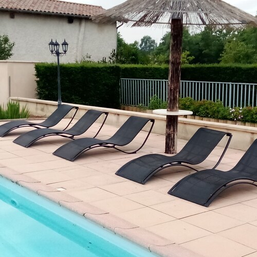 House at the foot of the Beaujolais with swimming pool ideal for families