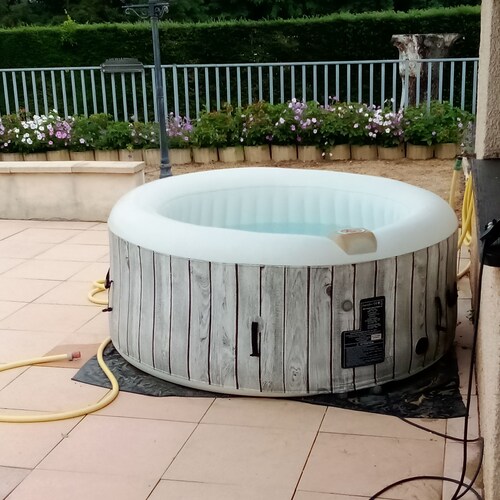 Maison au pied du Beaujolais avec piscine idéal pour les familles