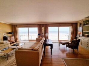 Living room - Casino C With Frontal View (Nieuwpoort)