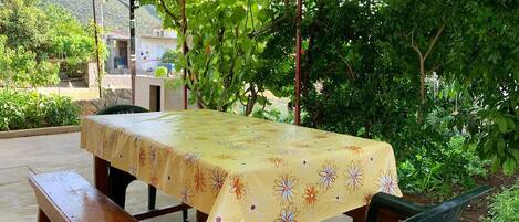 Outdoor dining