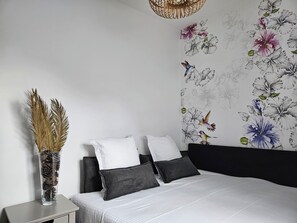 7 bedrooms, iron/ironing board, free WiFi