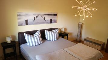 1 Schlafzimmer, BĂŒgeleisen/BĂŒgelbrett, kostenloses WLAN, BettwĂ€sche