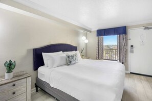 1 bedroom, iron/ironing board, WiFi, bed sheets - Oceanside Escape by StayMareni - Oceanfront Suite (Myrtle Beach)