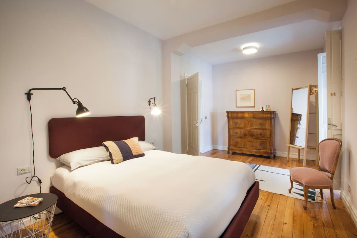Deluxe Double Room, Mountain View | Down comforters, memory foam beds, travel crib, free WiFi