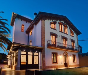 Fachada de la propiedad