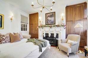 4 dormitoris, planxa i posts de planxar, wifi i roba de llit 