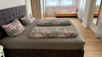 4 chambres, lit parapluie, Wi-Fi gratuit, draps fournis